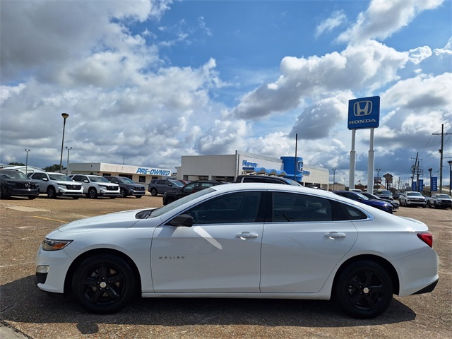2024 Chevrolet Malibu LS photo 2