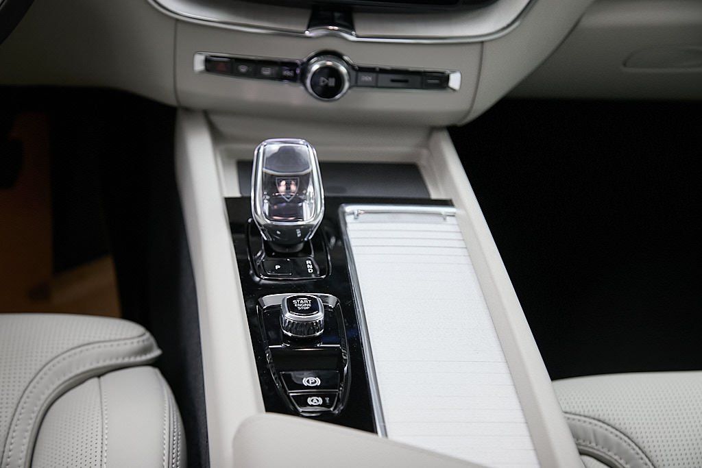 2026 VOLVO XC60 - Image 23