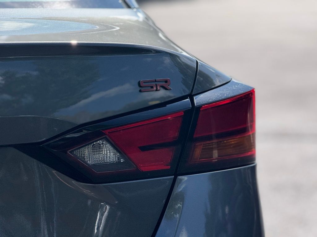 2024 Nissan Altima 2.5 SR photo 9