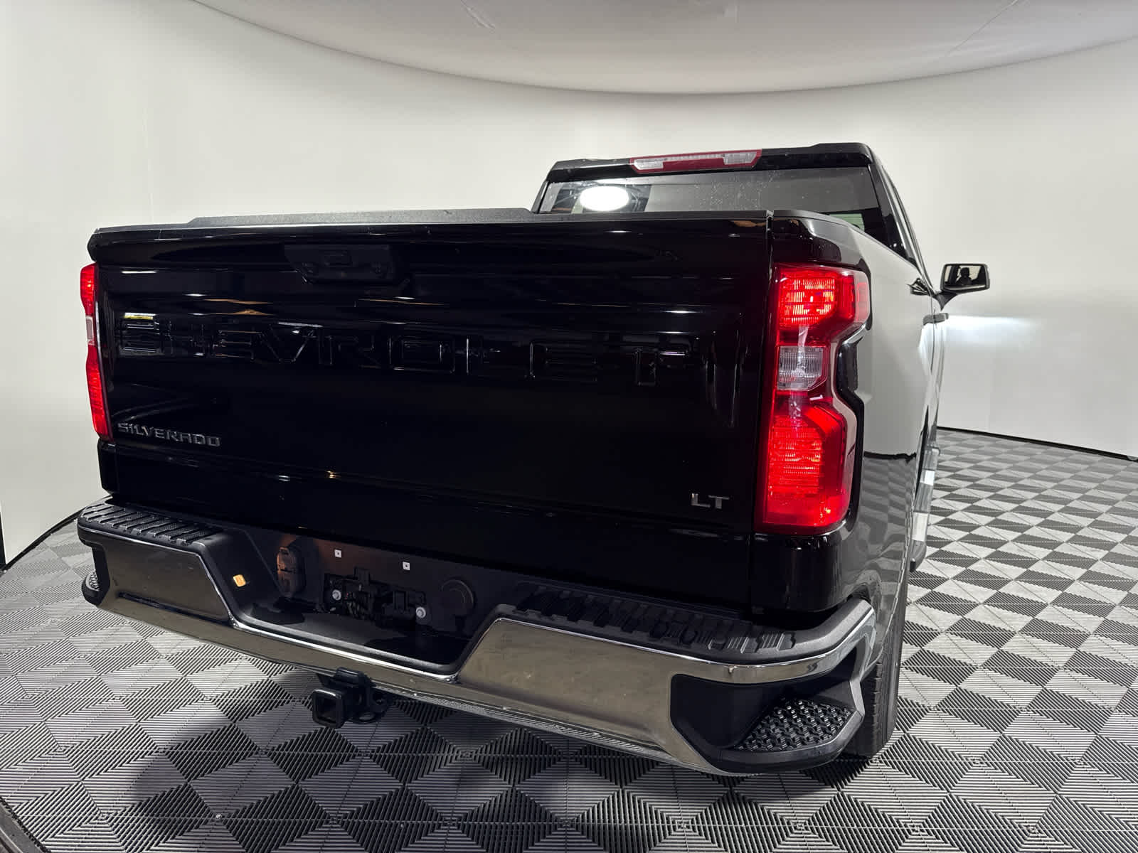 2024 Chevrolet Silverado 1500 LT photo 5