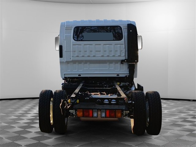 2025 Chevrolet Silverado photo 4