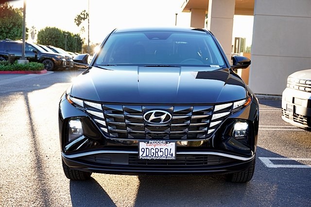 Used 2023 Black Hyundai SE image 3