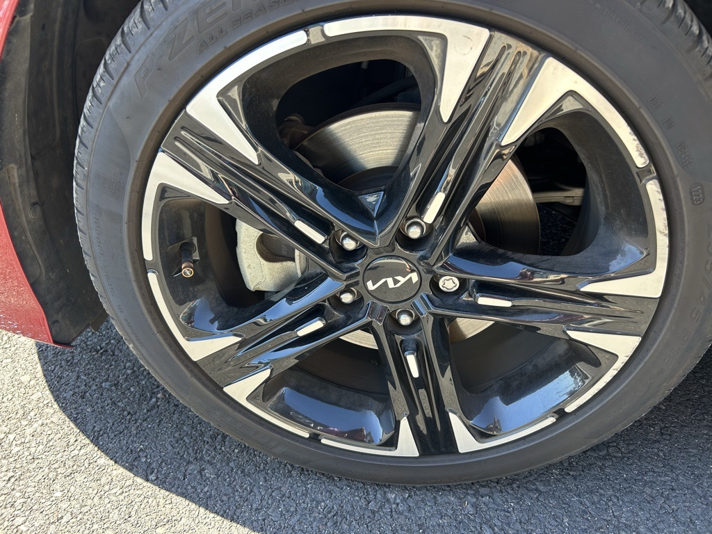 2023 Kia K5 GT-Line photo 9