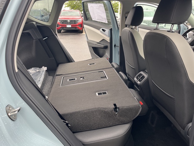2025 Volkswagen Taos SE photo 22