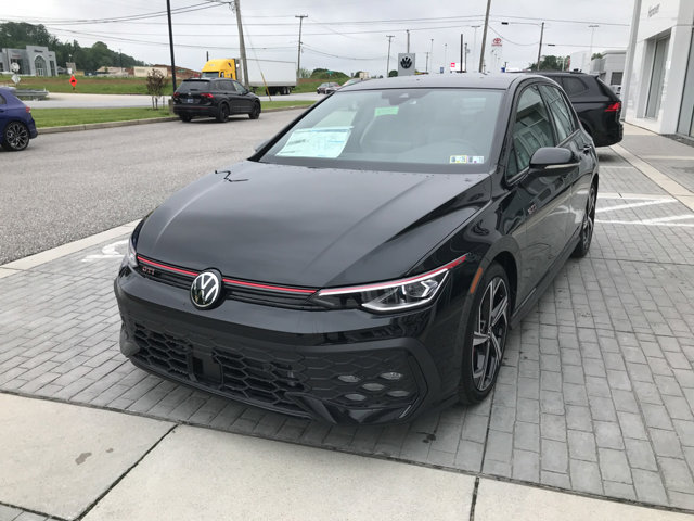 2025 Volkswagen Golf GTI SE photo 4