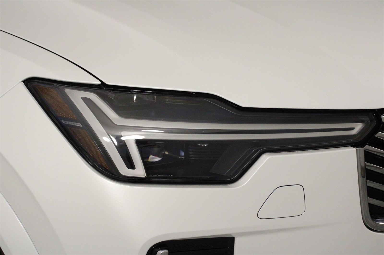 2025 Volvo XC90 Plus photo 13