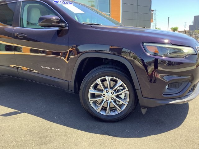 2021 Jeep Cherokee Latitude Lux photo 2