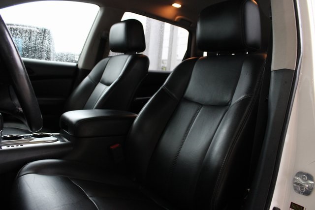 2014 Nissan Pathfinder SL photo 29