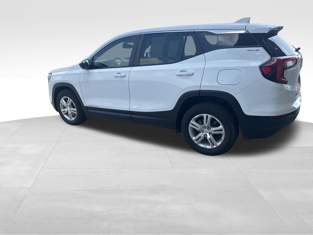 2024 Gmc Terrain SLE photo 3
