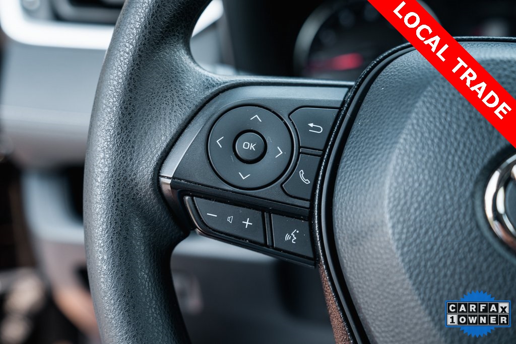 2021 Toyota RAV4 XLE photo 13