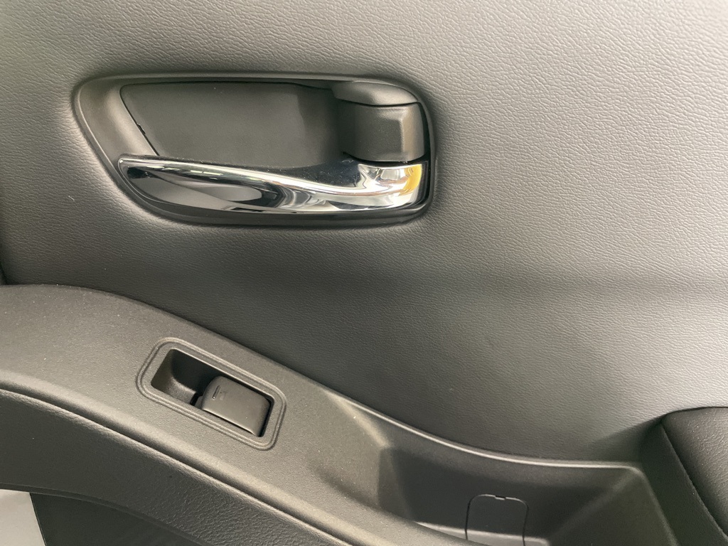 2025 Nissan Frontier Crew Cab SV photo 15