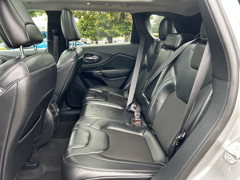 2020 Jeep Cherokee Altitude photo 23