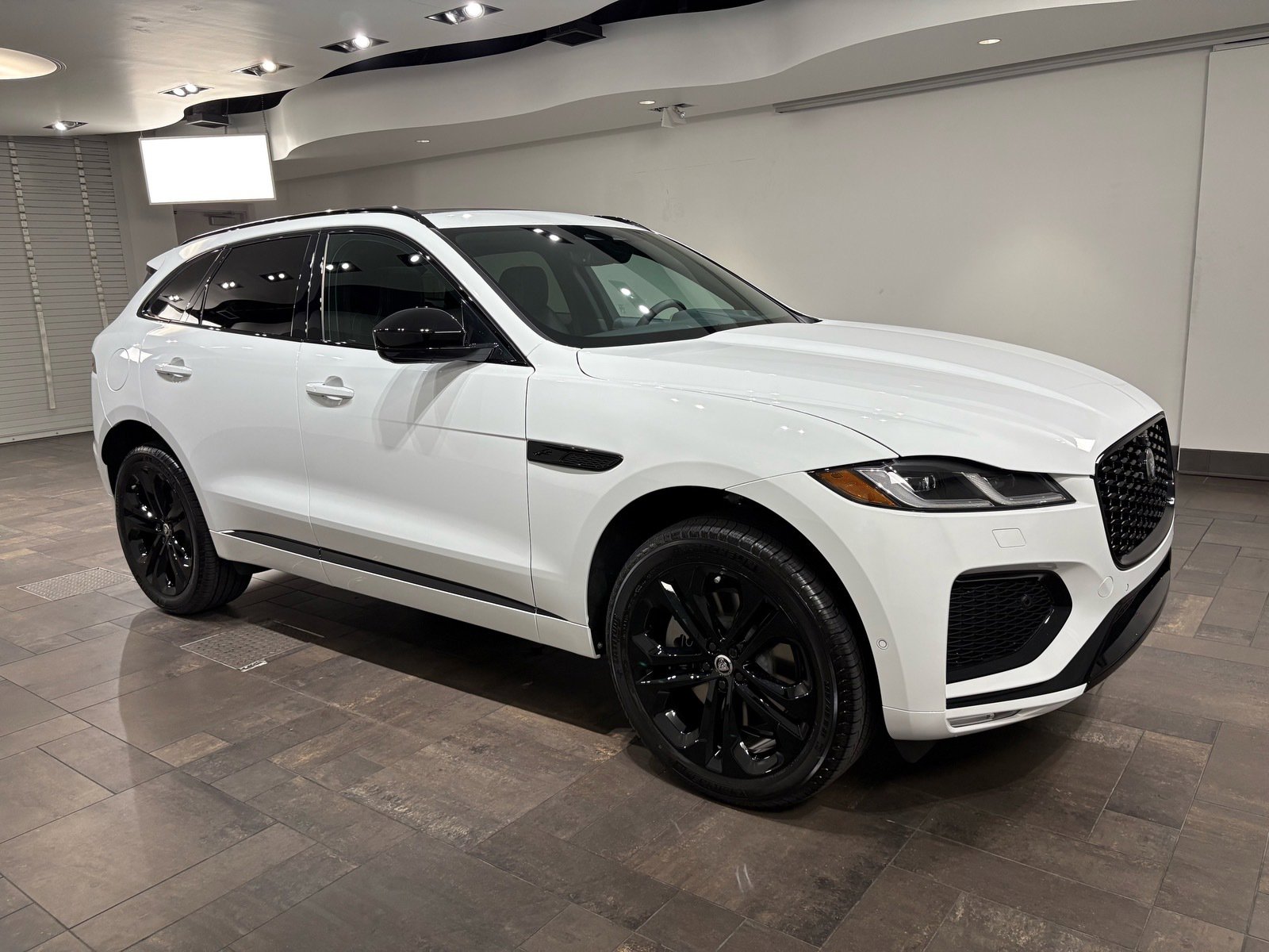 2026 Jaguar F-PACE R-Dynamic S P250 photo 26