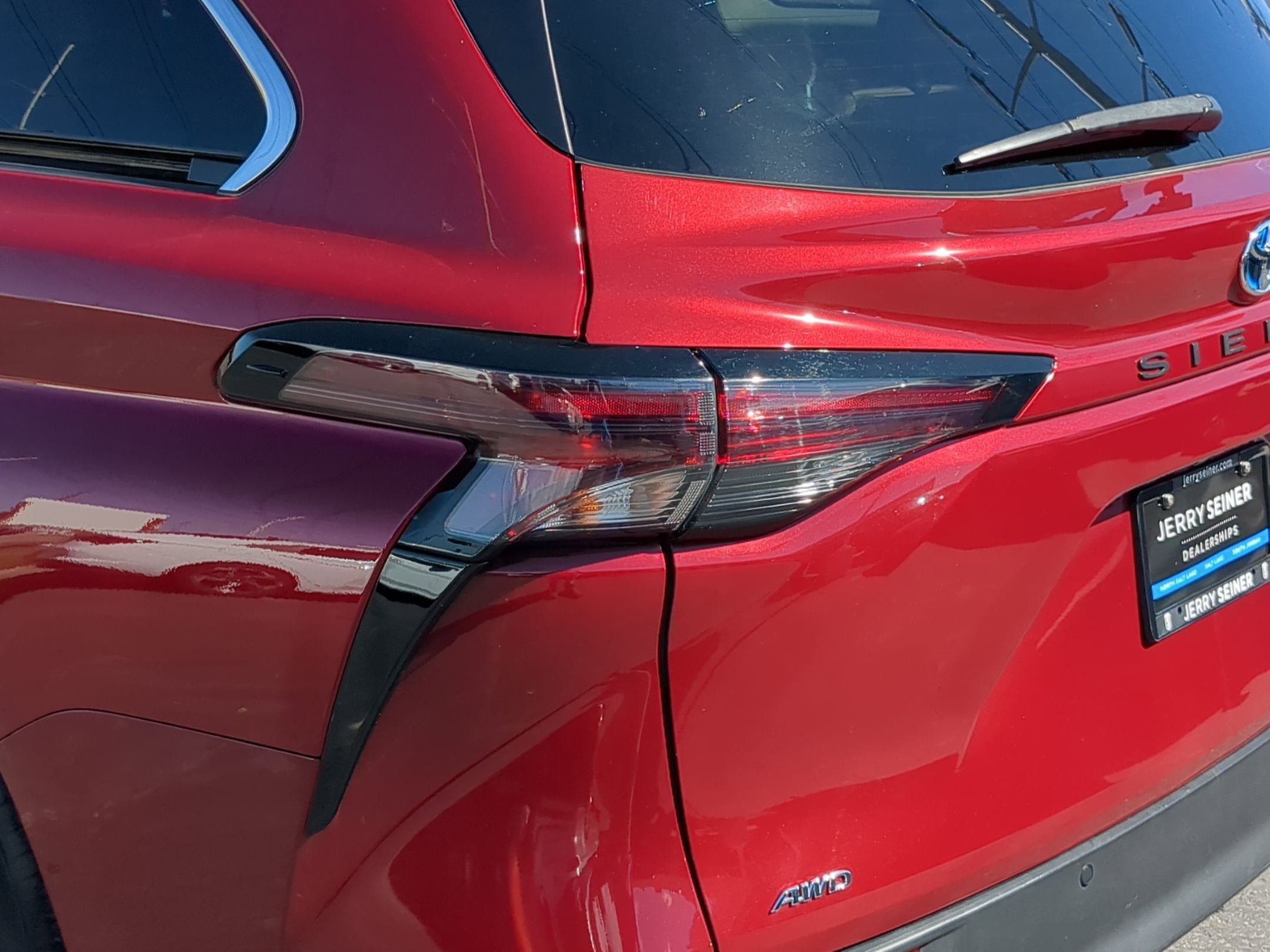 2023 Toyota Sienna XLE photo 11
