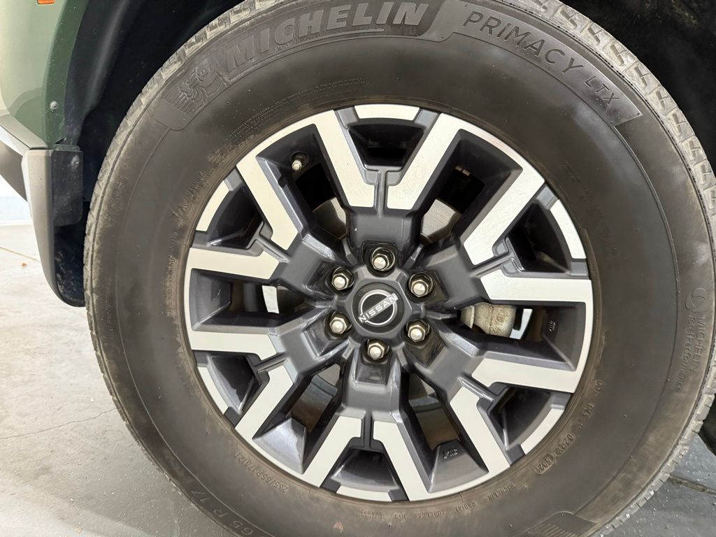 2022 Nissan Frontier SV photo 3