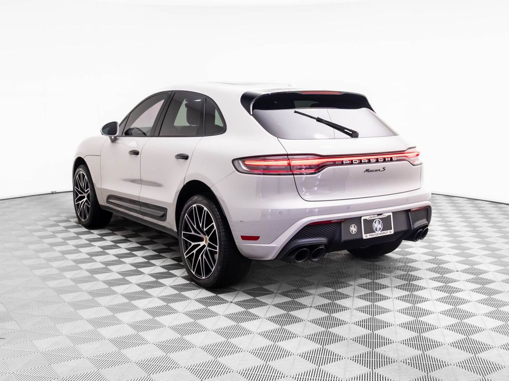 2022 Porsche Macan S photo 3