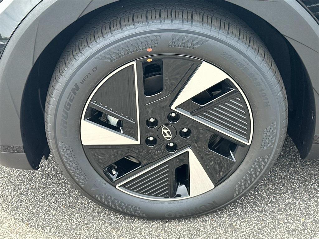 2025 Hyundai Ioniq 5 SE photo 17