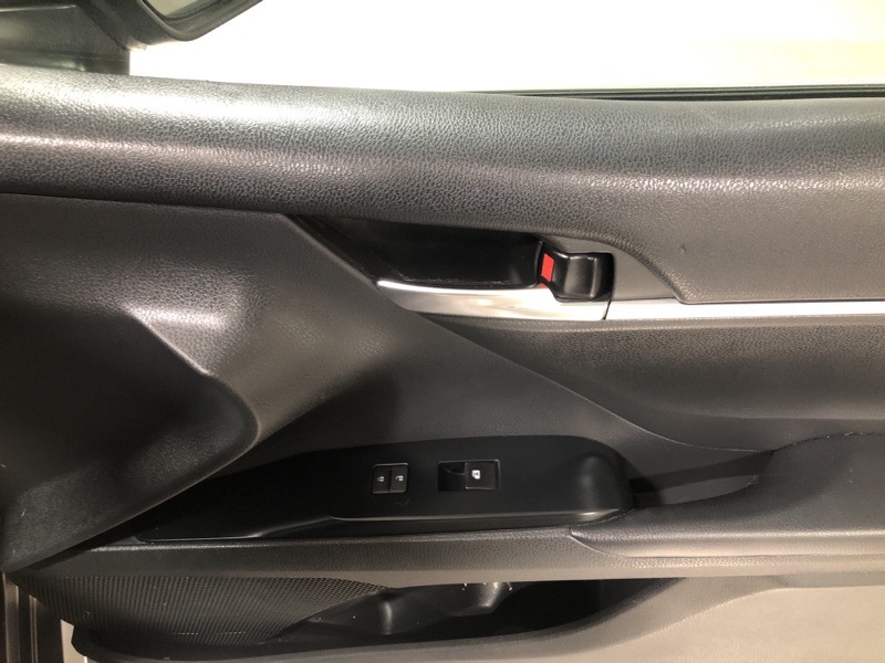 2019 Toyota Camry LE photo 13