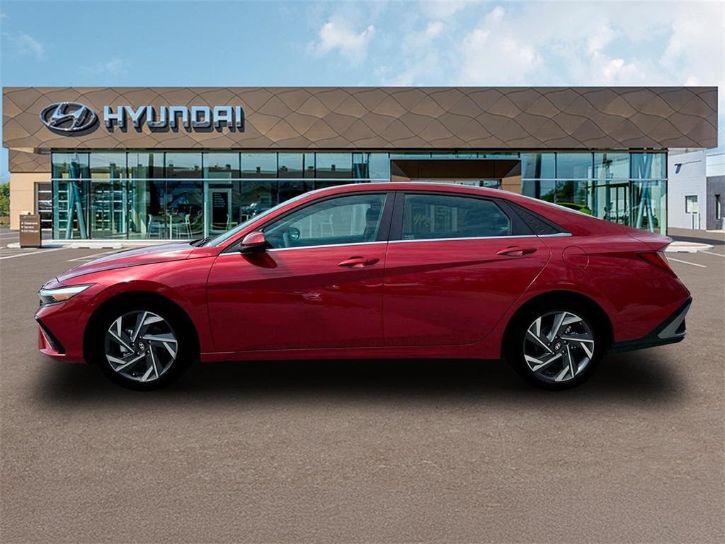 2024 Hyundai Elantra SEL Convenience photo 3