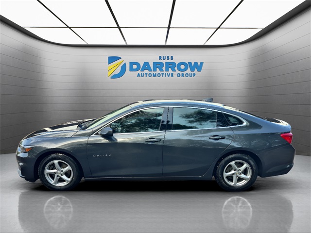 2017 Chevrolet Malibu photo 2