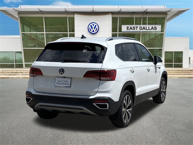 2024 Volkswagen Taos SE photo 3