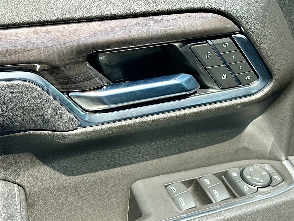 2025 Chevrolet Silverado 1500 LTZ photo 12