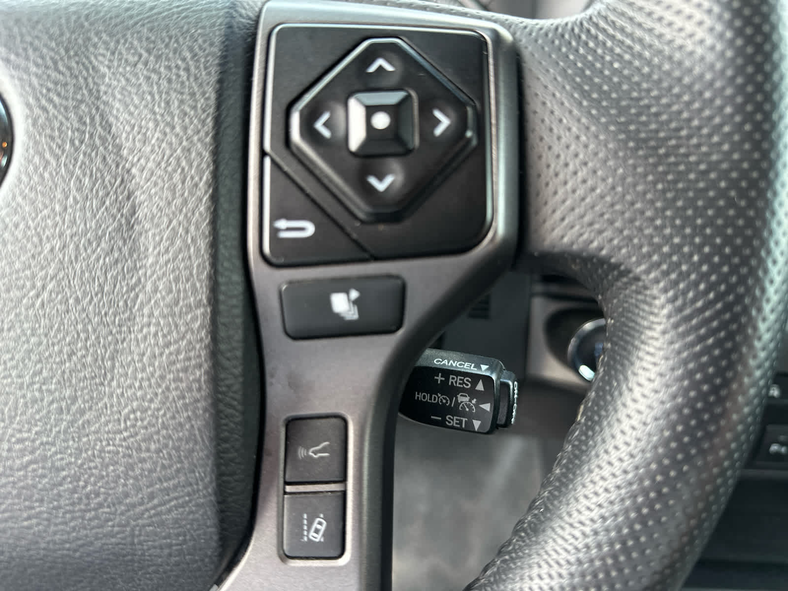 2023 Toyota Tacoma TRD photo 30