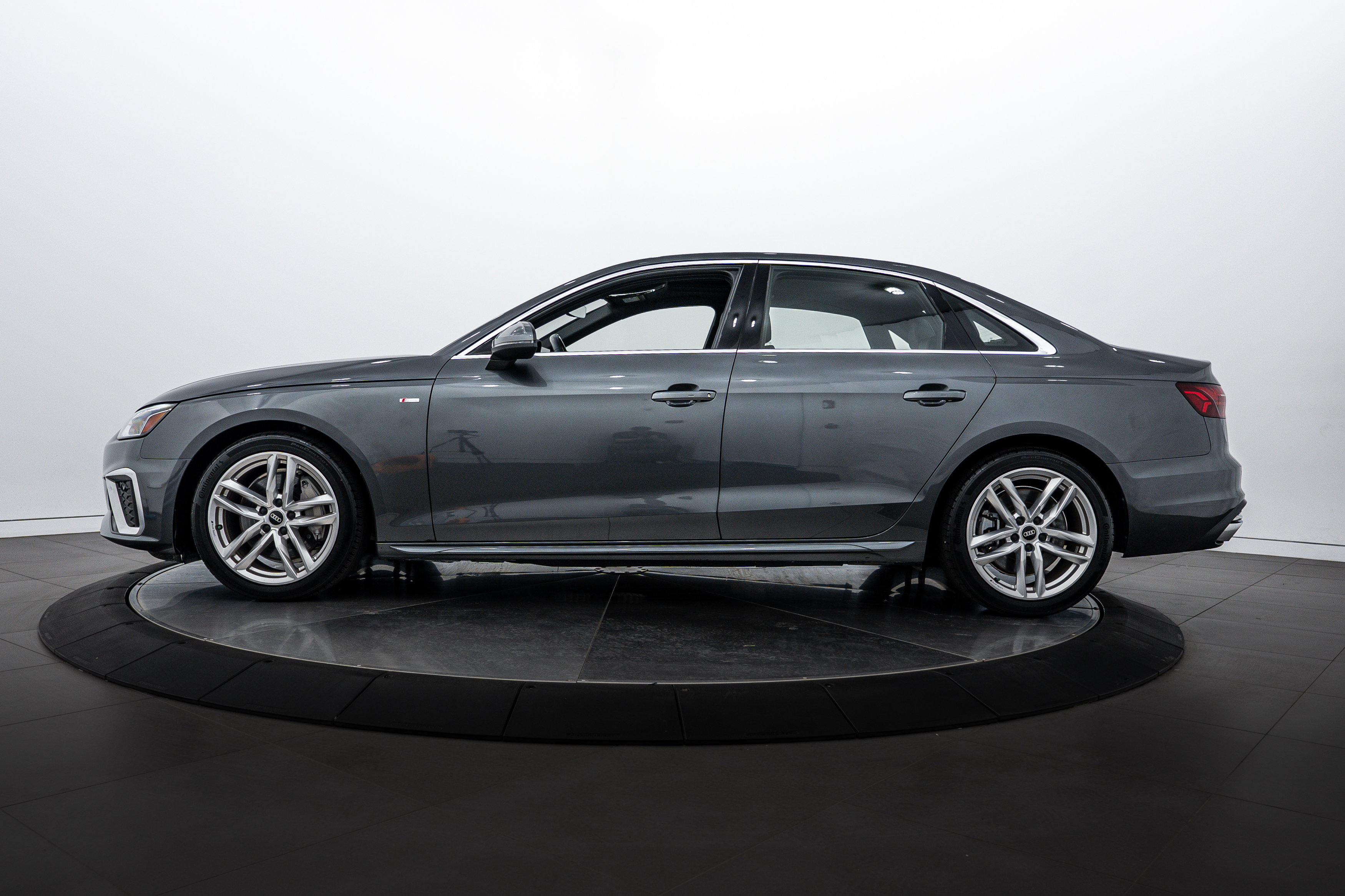 2023 Audi A4 S line Quattro Premium photo 6