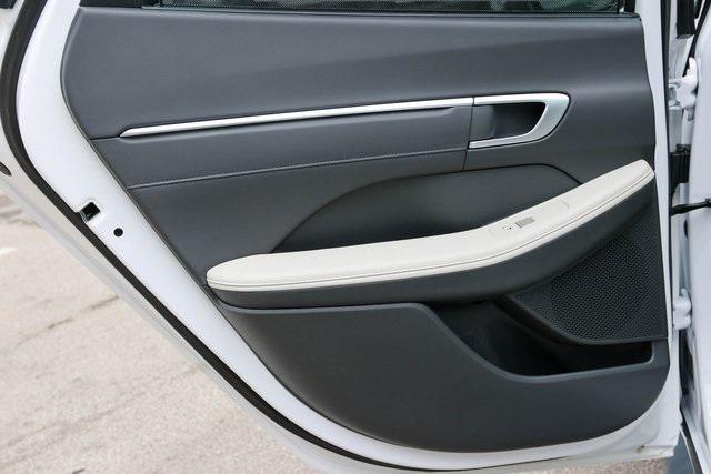 New 2025 White Hyundai Limited image 13