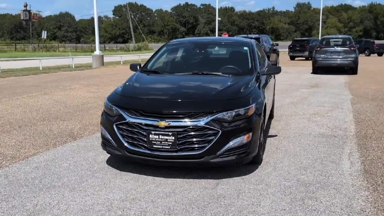 2023 Chevrolet Malibu LS photo 3