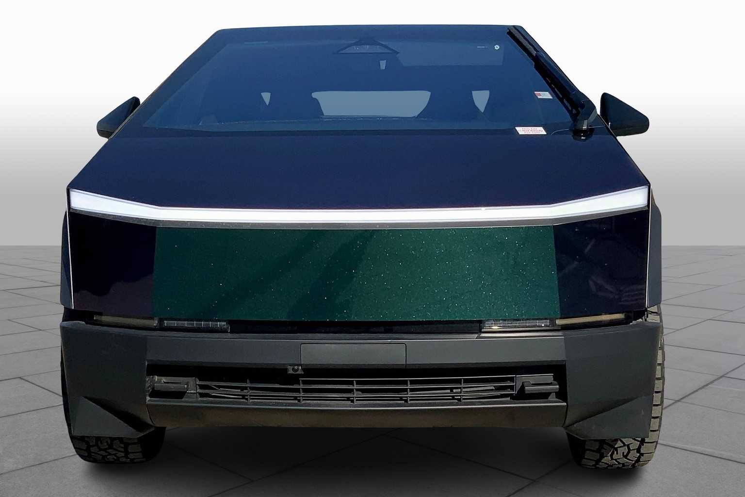2024 Tesla Cybertruck All-Wheel Drive photo 3