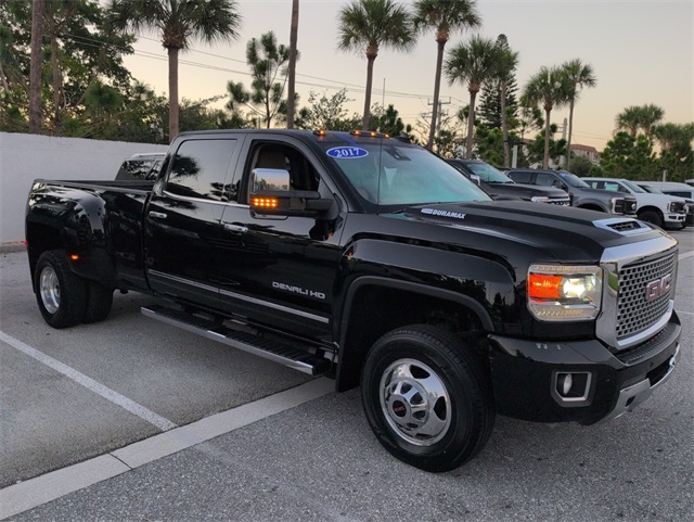 2017 Gmc Sierra Denali photo 2