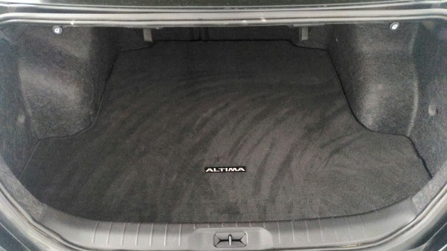 Used 2024 BLACK Nissan 2.0 SR image 14