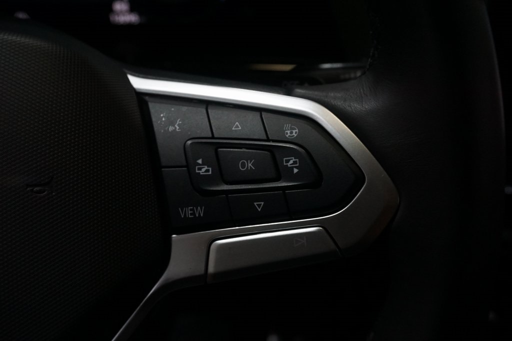 2025 Volkswagen Atlas Cross Sport SEL R-Line photo 23