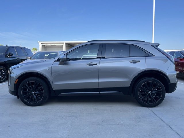 2025 Cadillac XT4 Sport photo 2
