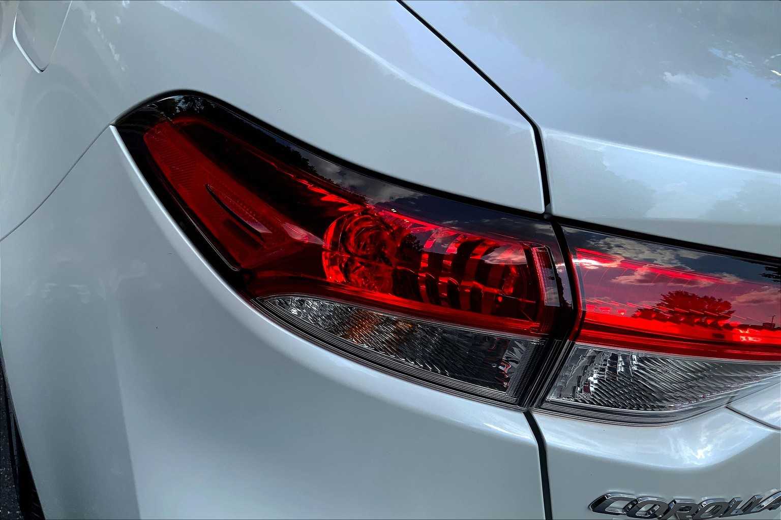 2022 Toyota Corolla LE photo 25