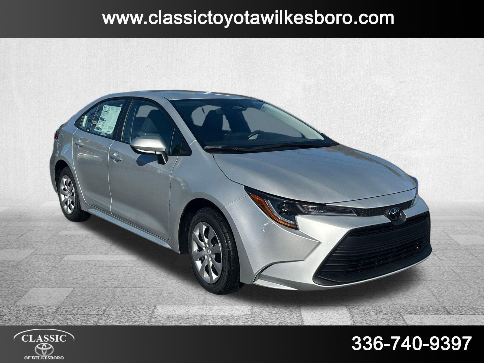 2025 Toyota Corolla LE photo 3