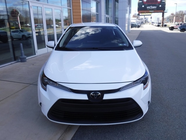 2024 Toyota Corolla LE photo 3
