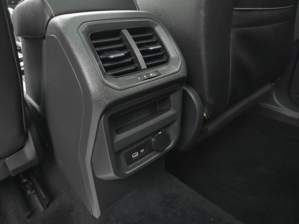 2021 Volkswagen Tiguan SE photo 20