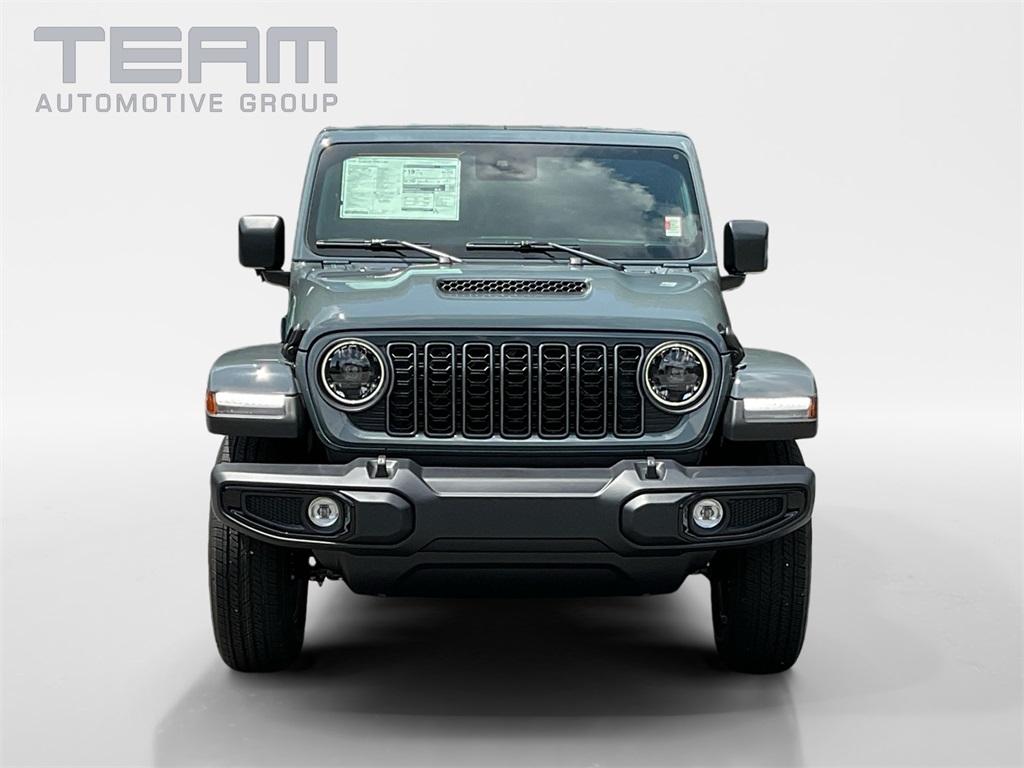 2025 Jeep Gladiator Sport S photo 2