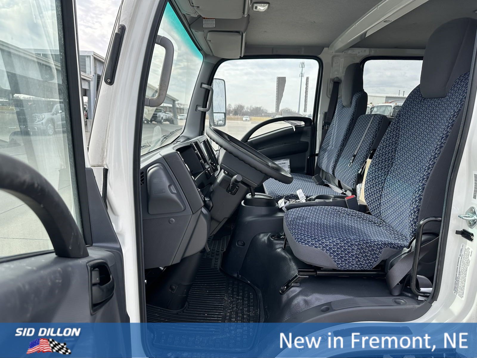 New 2024 Arc White Chevrolet  image 2