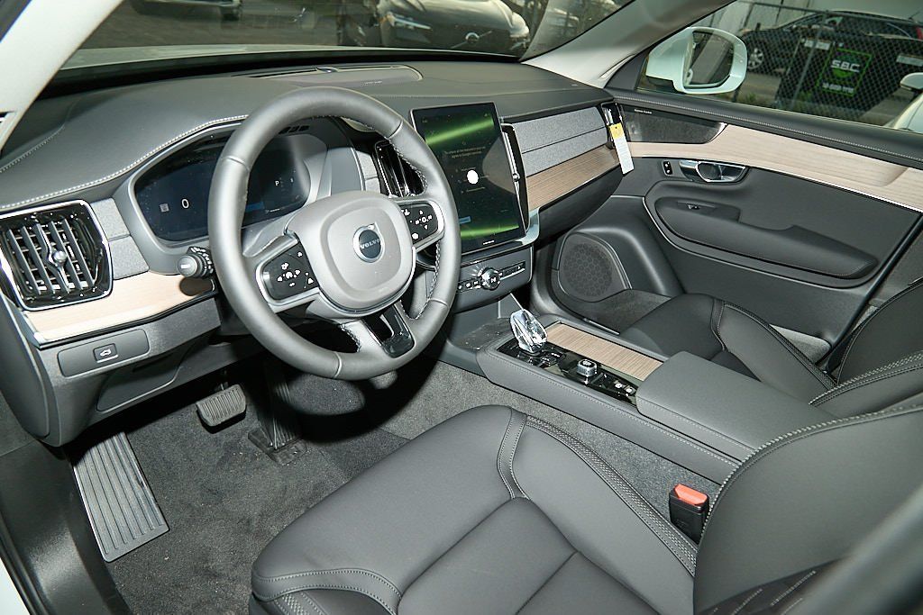 2026 VOLVO XC90 - Image 11