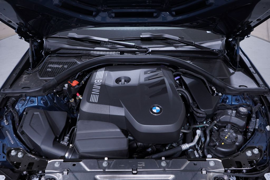 2025 Bmw 330i photo 13