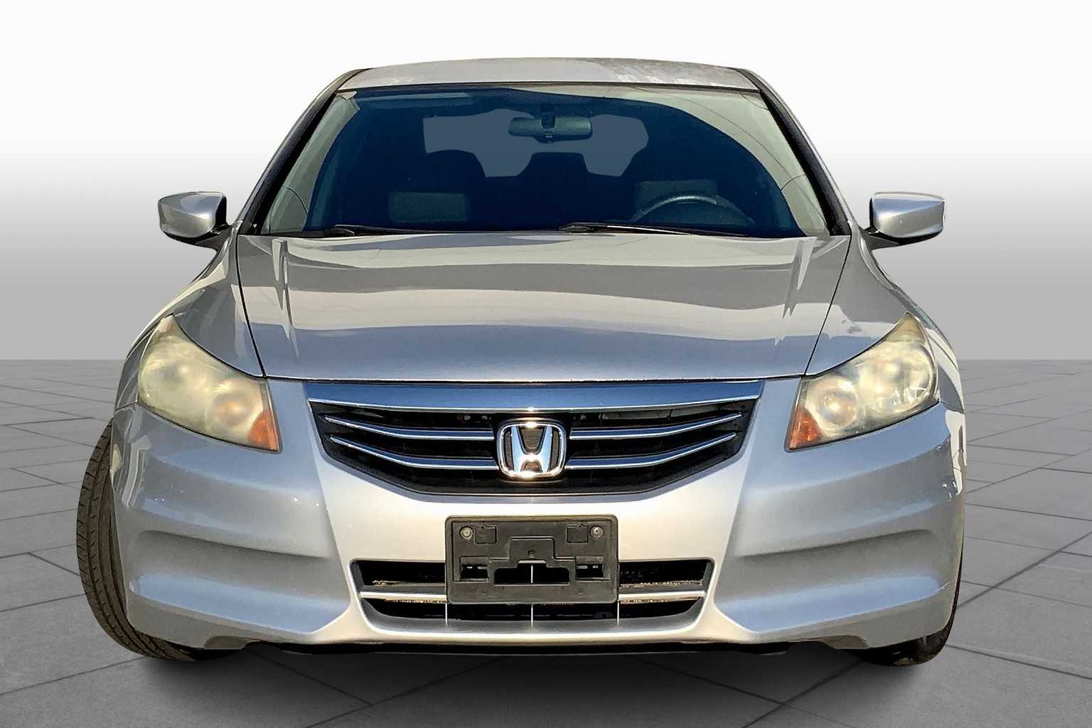 2011 Honda Accord LX-P photo 2