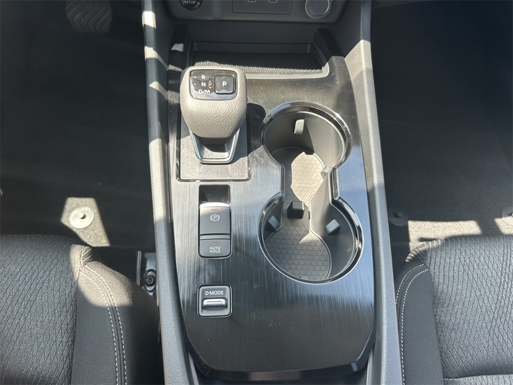 2026 Nissan Rogue SV photo 17