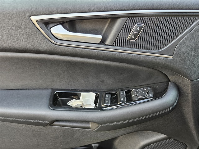 2017 Ford Edge SEL photo 19