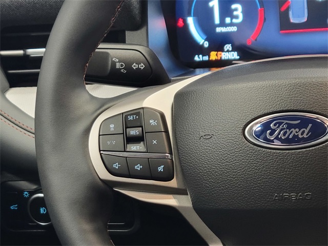 2025 Ford Explorer photo 25