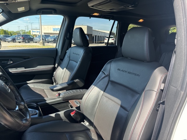 2021 Honda Pilot Black Edition photo 5