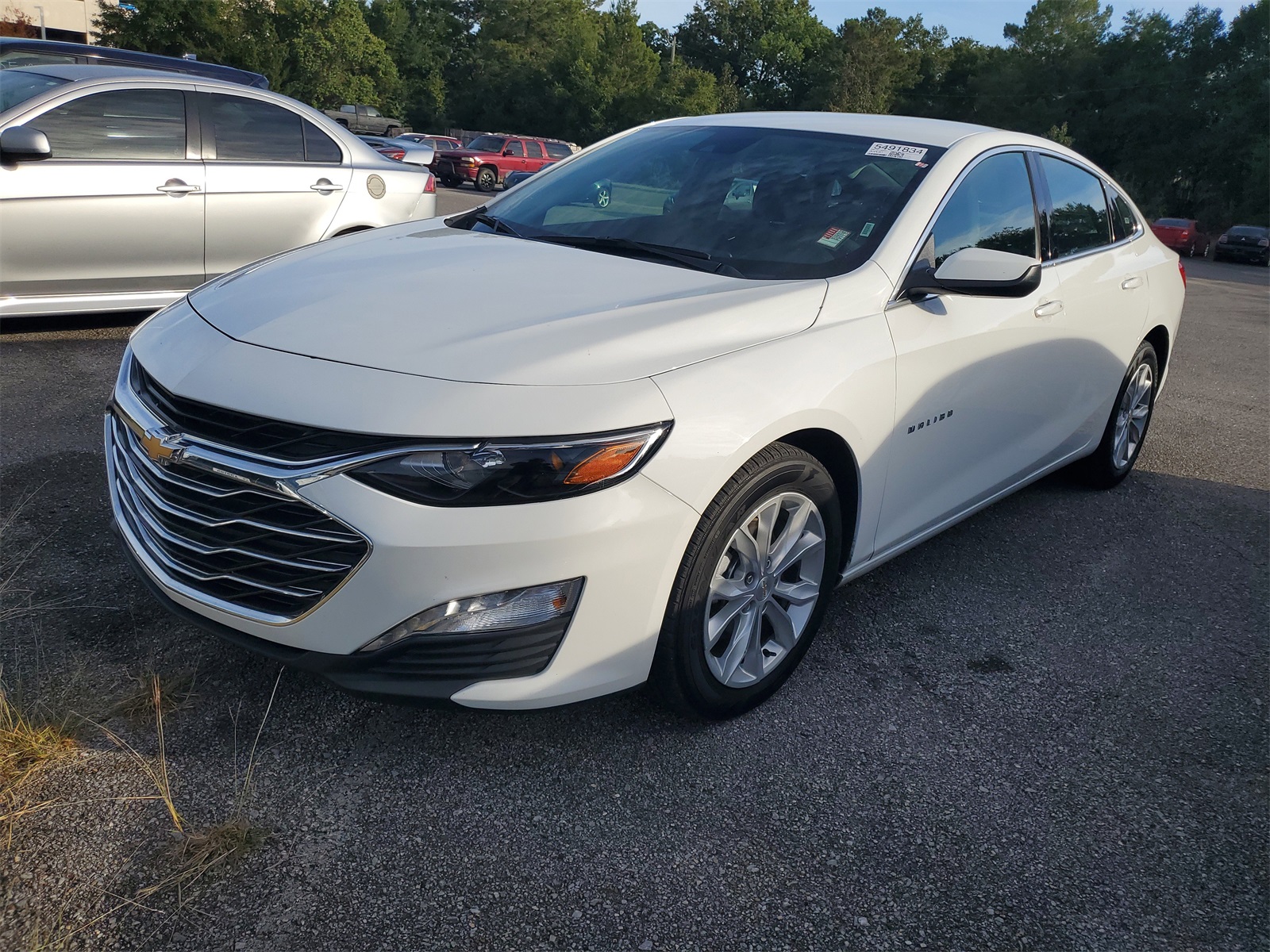 2024 Chevrolet Malibu 1LT photo 2
