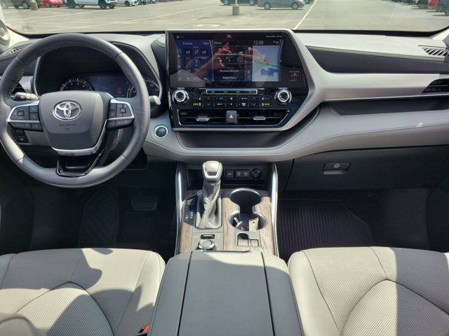 2020 Toyota Highlander Platinum photo 9